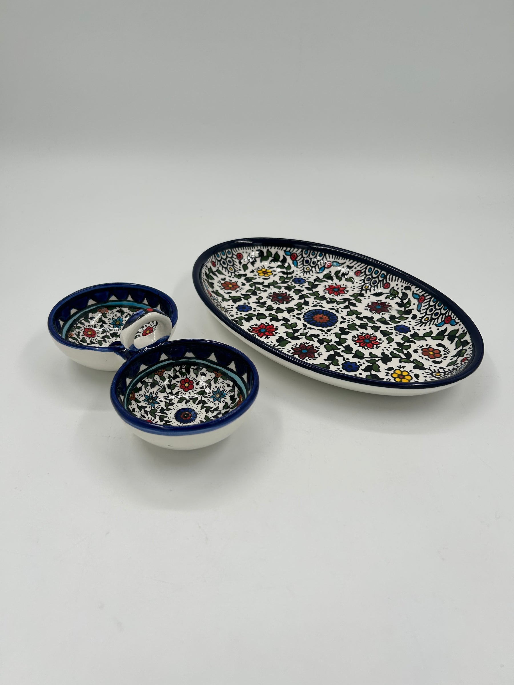 Gift bundle in Rammallah multi-colored design - Handmade dish and salt/pepper set with handle