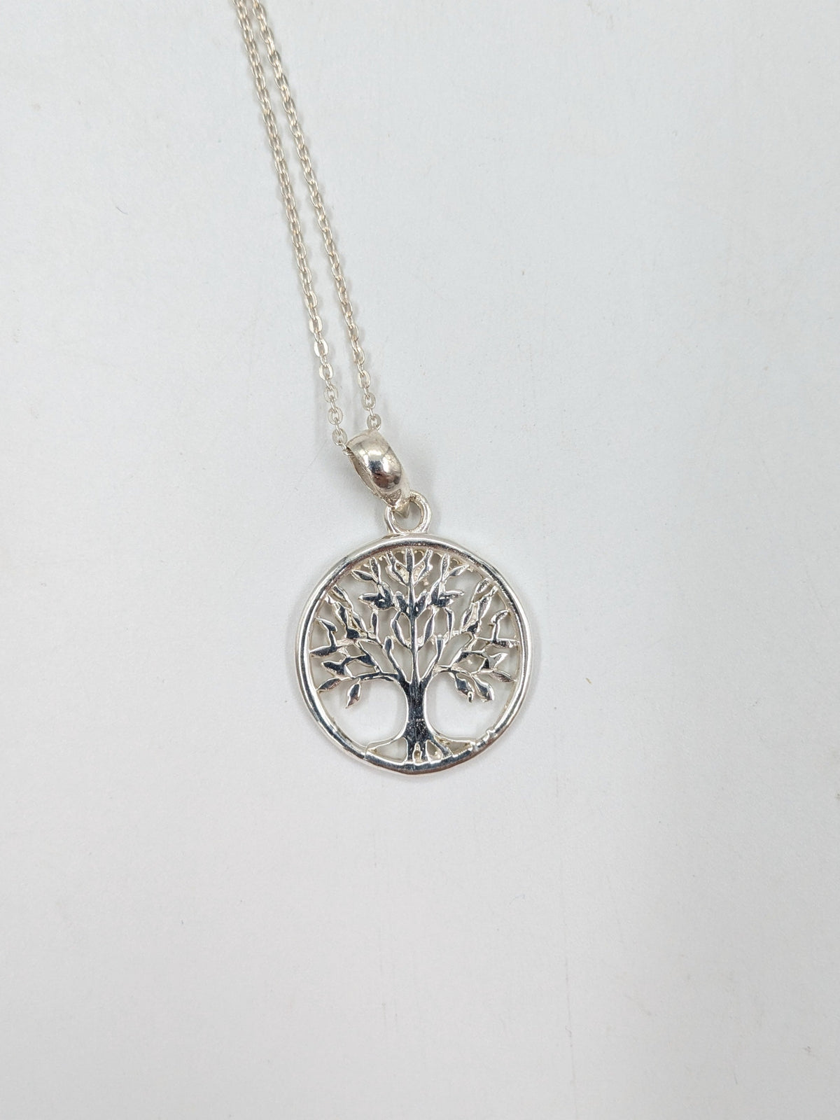 Pendentif en bois d'olivier avec chaîne