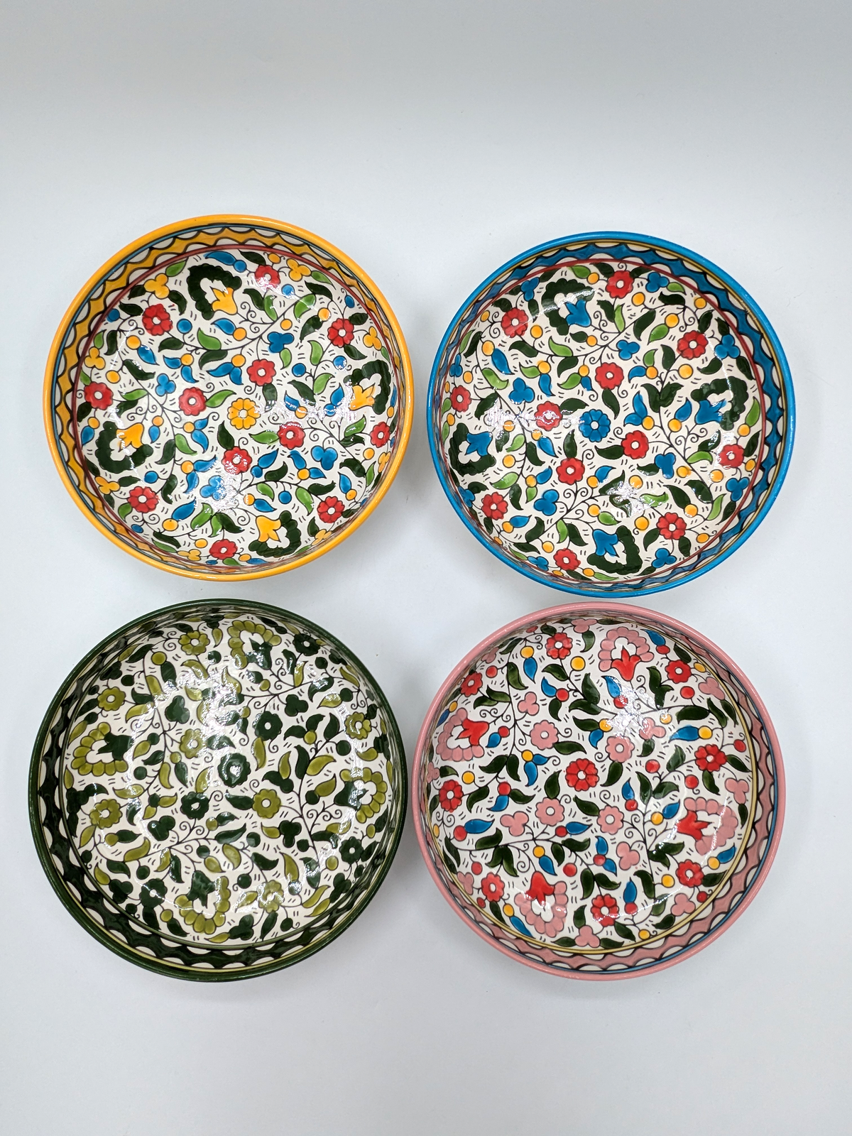 Paquete grande de 4 platos de cerámica palestinos hechos a mano - 23 cm