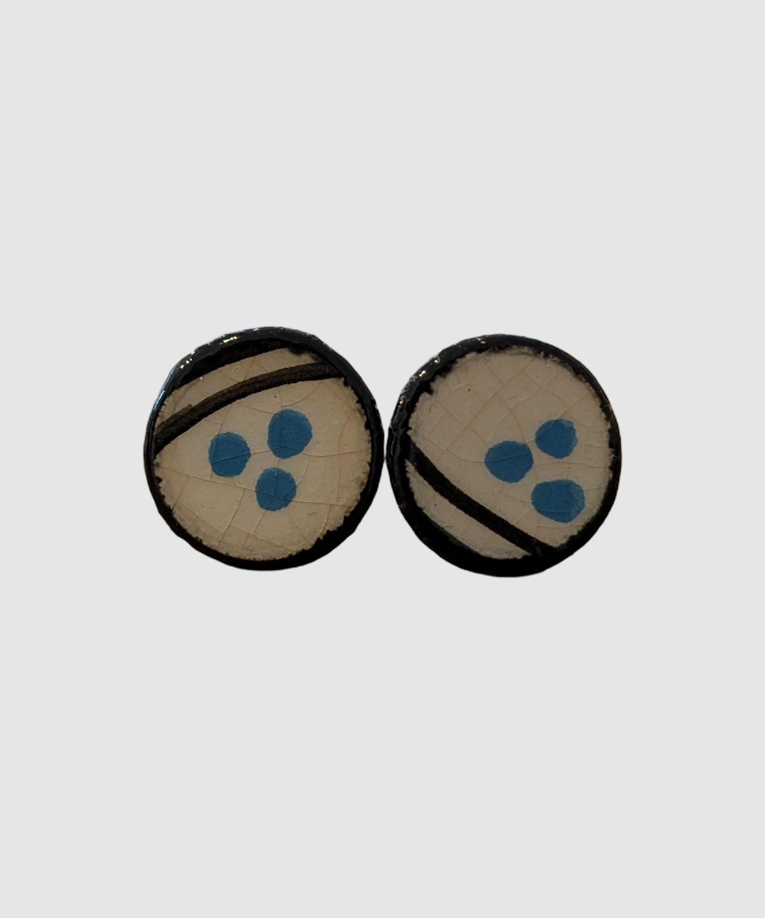 Handmade earrings made of Palestinian ceramics - Å